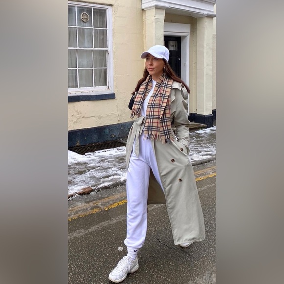 Burberrys Scarf 100% Cashmere ,made in England - Picture 4 of 12